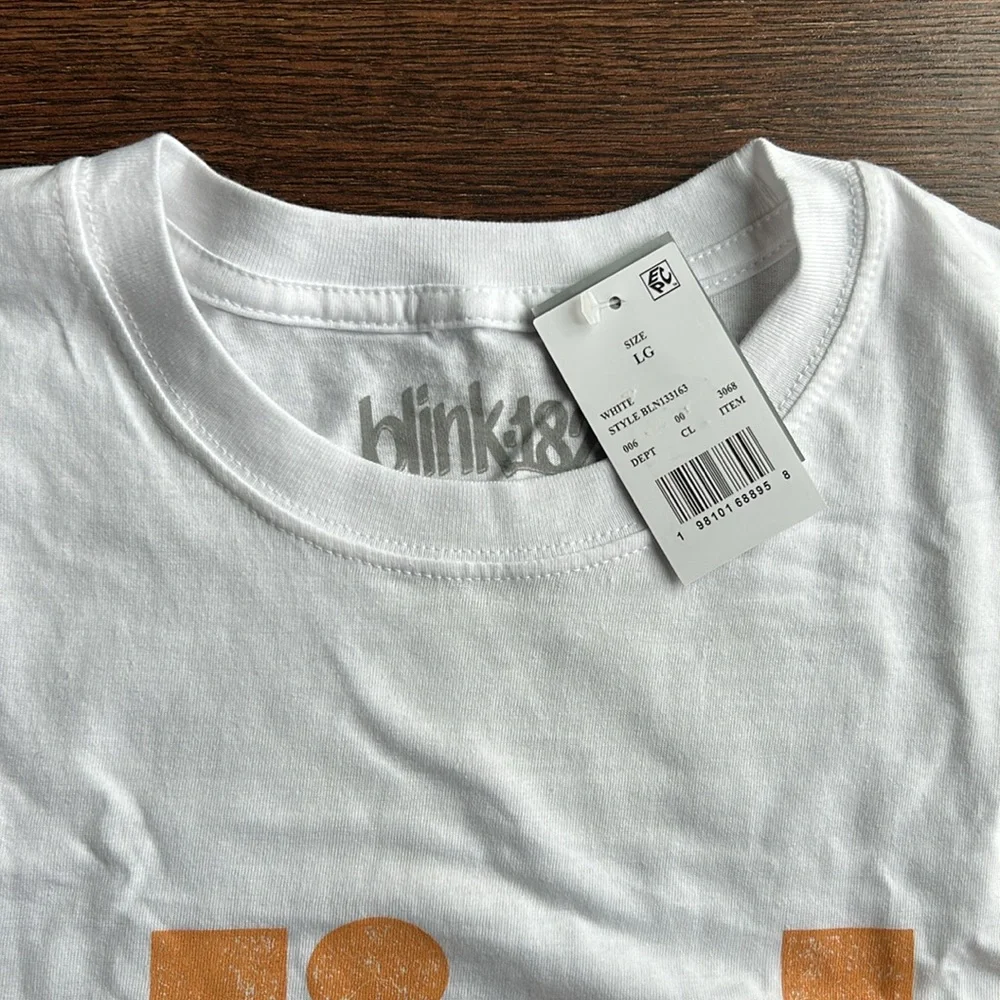 NWT Men's Blink-182 Graphic T-Shirt | Blink-182 | Blink-182 Concert Tee - Picture 3 of 5